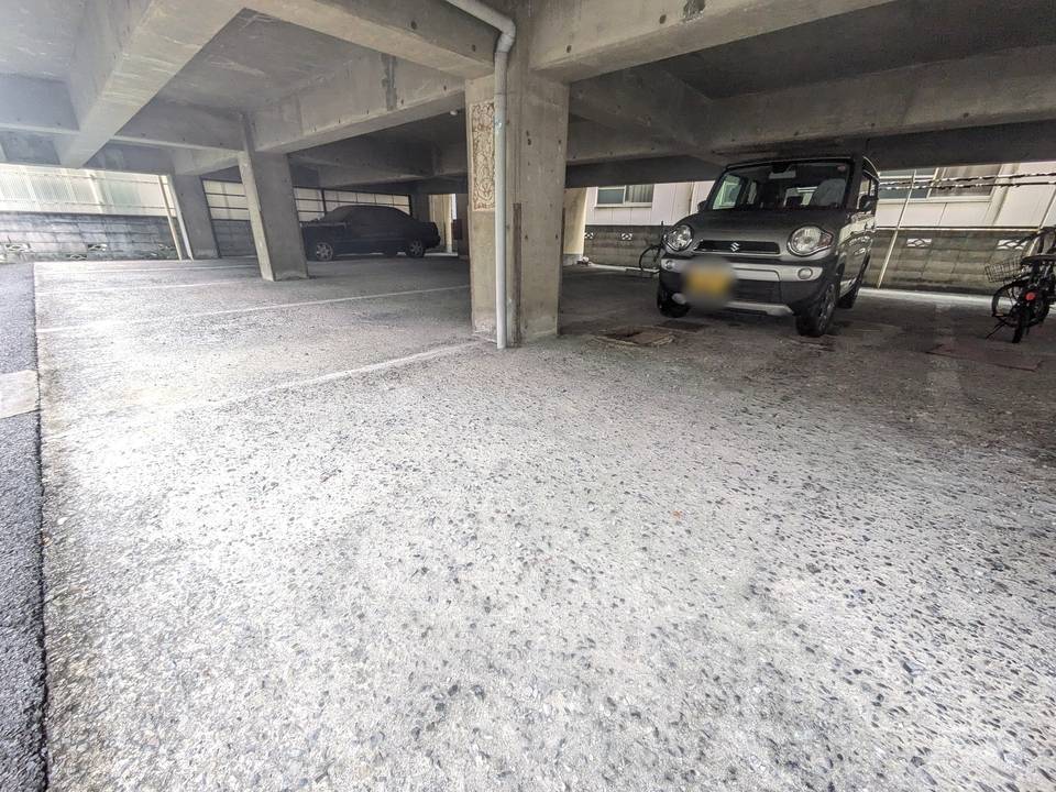 駐車場　駐車場