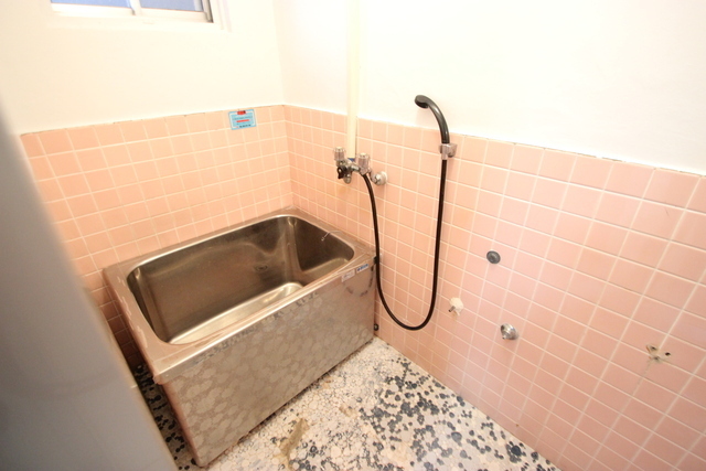 バス・シャワールーム　※別部屋の写真です