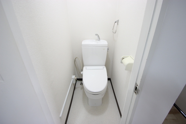 トイレ　※別部屋の写真です