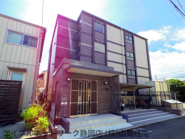 【静岡市葵区長沼のマンションの建物外観】