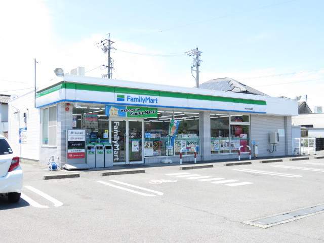 コンビニ　ファミリーマート（コンビニ）まで159m