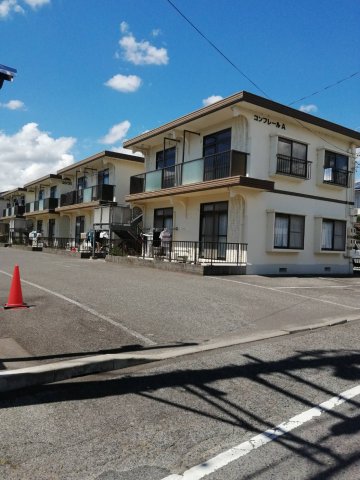 【福山市駅家町大字万能倉のアパートの建物外観】