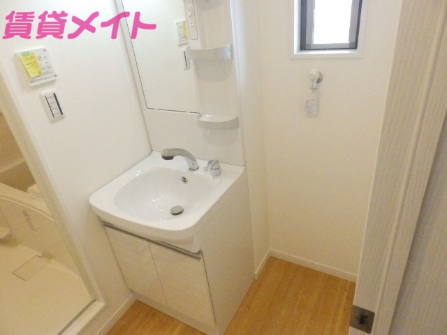 洗面設備　同物件別室の写真です