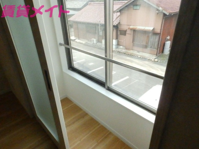 バルコニー　同物件別室の写真です
