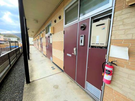 エントランス　駐車場