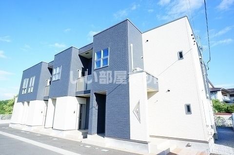 郡山市田村町守山のアパートの建物外観