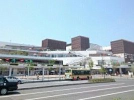 【茅ヶ崎市出口町のアパートのショッピングセンター】