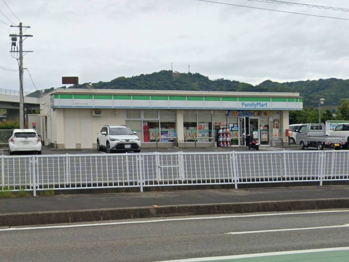 コンビニ　ファミリーマートみなべインター店（コンビニ）まで1735m