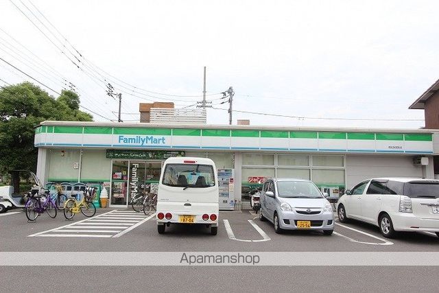 コンビニ　ファミリーマート高松多賀町店（コンビニ）まで285m