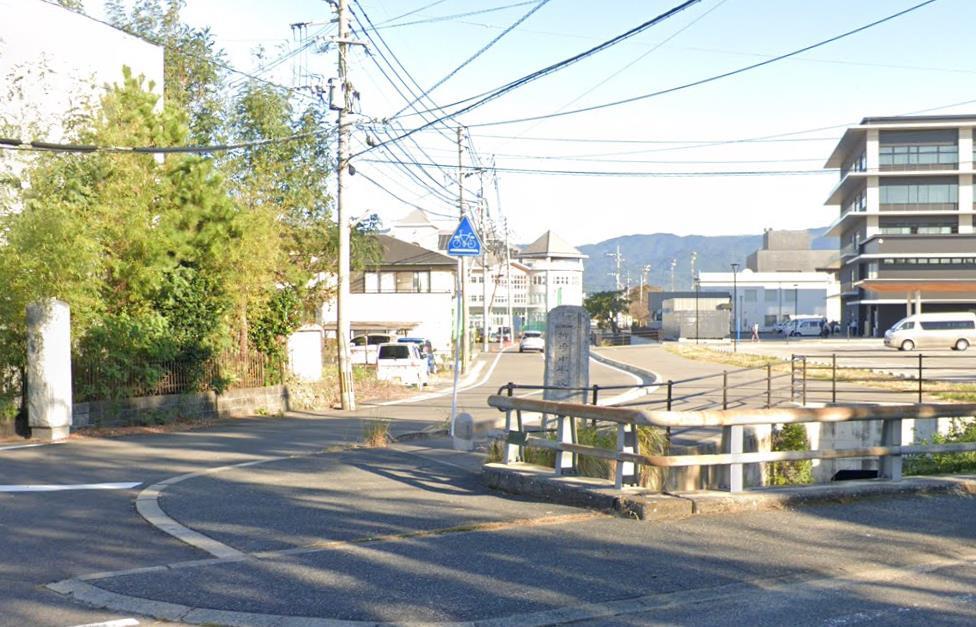 中学校　神埼中学校（中学校）まで1100m