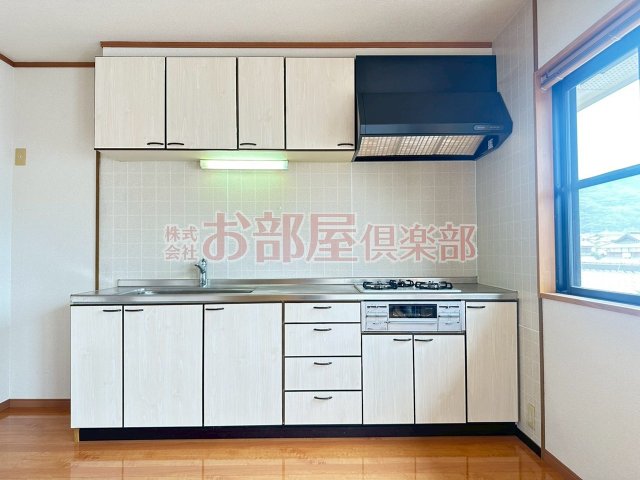 キッチン　広いキッチンでお料理をお楽しみください