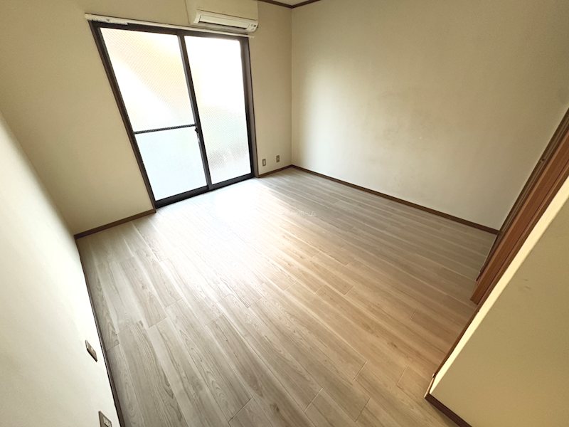 居室・リビング　室内