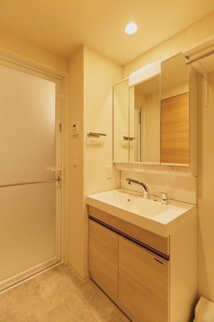 洗面設備　※写真は同タイプ住戸です。