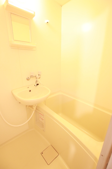 バス・シャワールーム　★洗面ボウル・ミラー付きバスルーム★