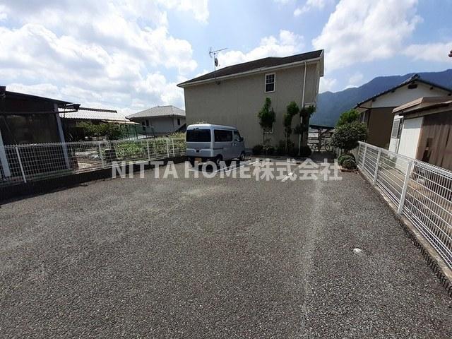 駐車場　敷地内に駐車場も完備(^^♪