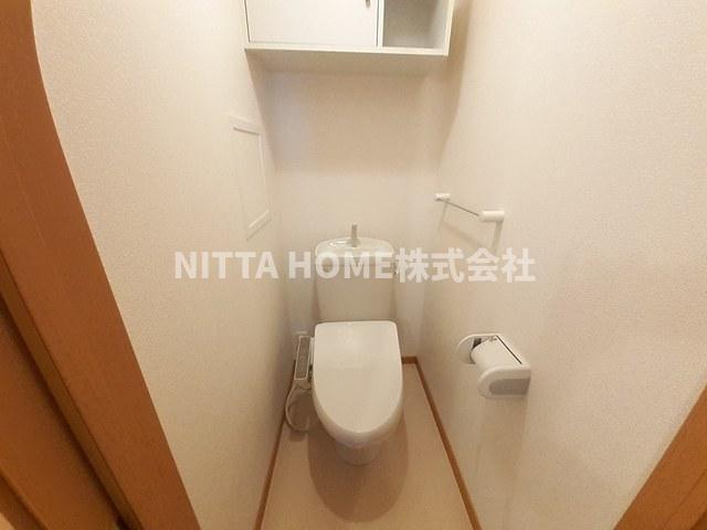 トイレ　嬉しいな温水洗浄便座付きです！