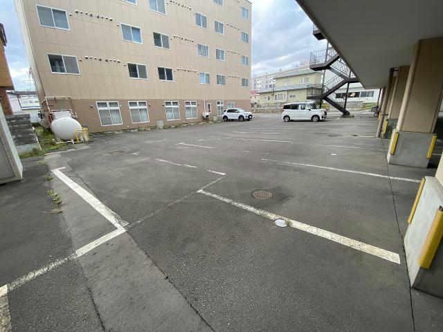 駐車場　駐車場