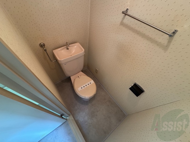 トイレ　こちらはトイレです。清潔感があり、安心して使用できます。