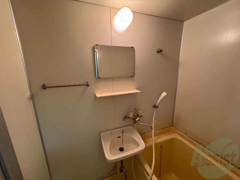 洗面設備　こちらに洗面台があります。朝の洗顔はこちらで。