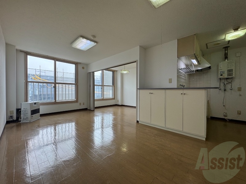 居室・リビング　広くてキレイなお部屋が広がっていて、充実した生活が送れそう。