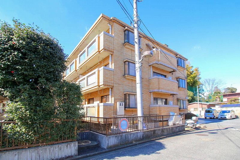 建物外観　氷川参道に近い閑静な住宅街