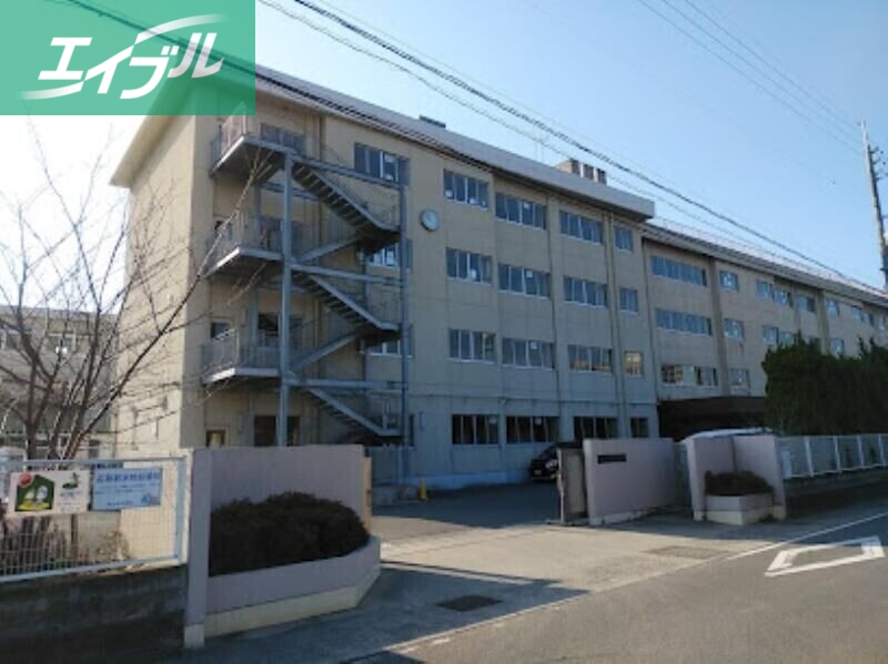 小学校　岡山市立横井小学校（小学校）まで604m