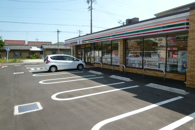 小学校　名古屋市立日吉小学校（小学校）まで637m