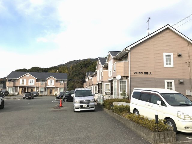 アトラン田原B棟の建物外観
