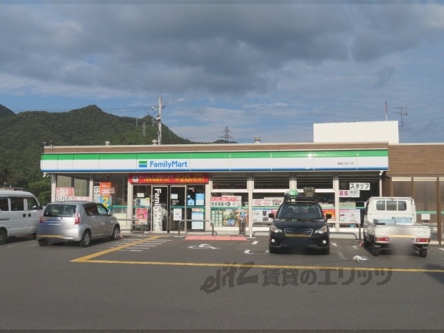 コンビニ　ファミリーマート舞鶴大波下店（コンビニ）まで1900m