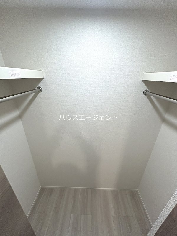 収納　5帖洋室のクローゼットです。広々使えます。