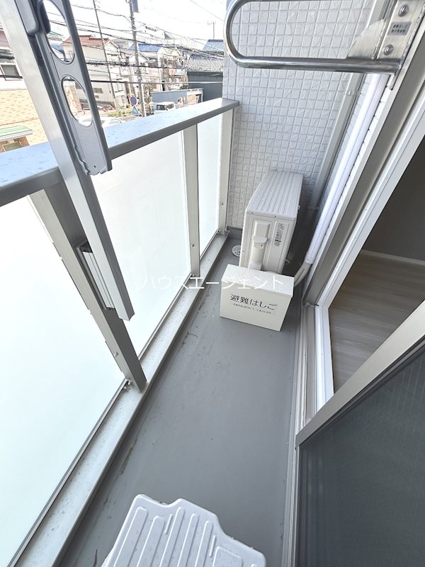 バルコニー　洗濯物もしっかり干せそうなベランダです。