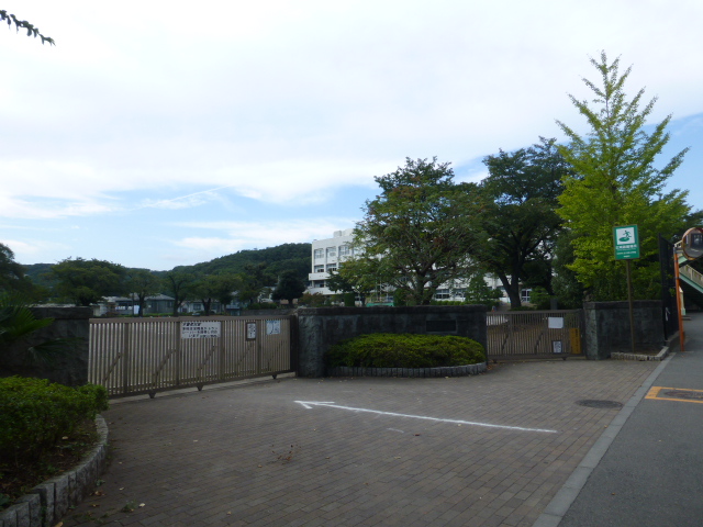小学校　相模原市立川尻小学校（小学校）まで764m