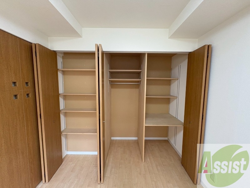 収納　寝室の収納です。部屋がすっきり片付きます。