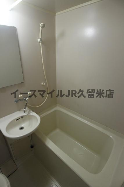 バス・シャワールーム　落ち着いた空間のお風呂です