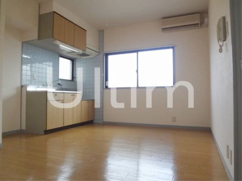 居室・リビング　室内