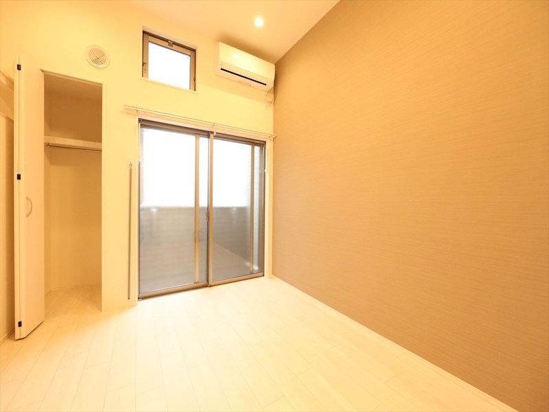 バルコニー　洋室6帖　ロフト6.3帖（寝室にも使えます）　同仕様写真