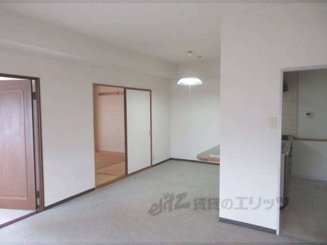 居室・リビング　リビング