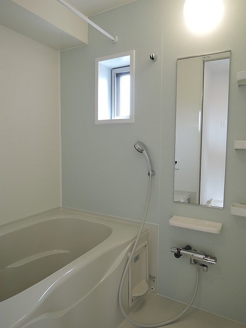 バス・シャワールーム　追い焚き、浴室乾燥付きです。