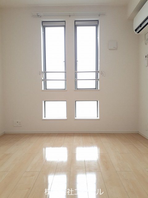 その他部屋・スペース　フローリングの室内です。