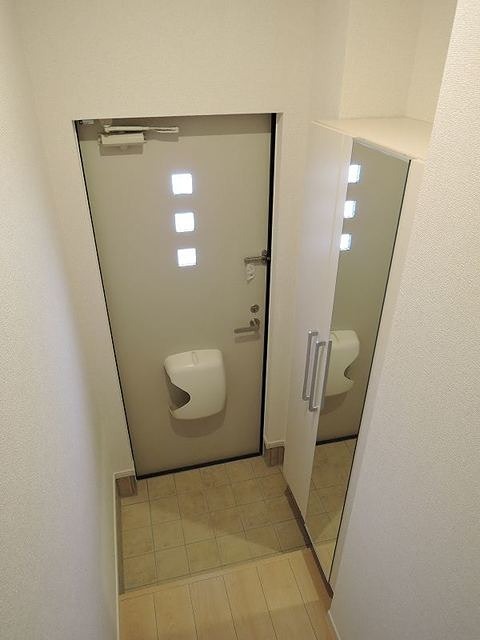 玄関　シューズボックス完備の玄関です。