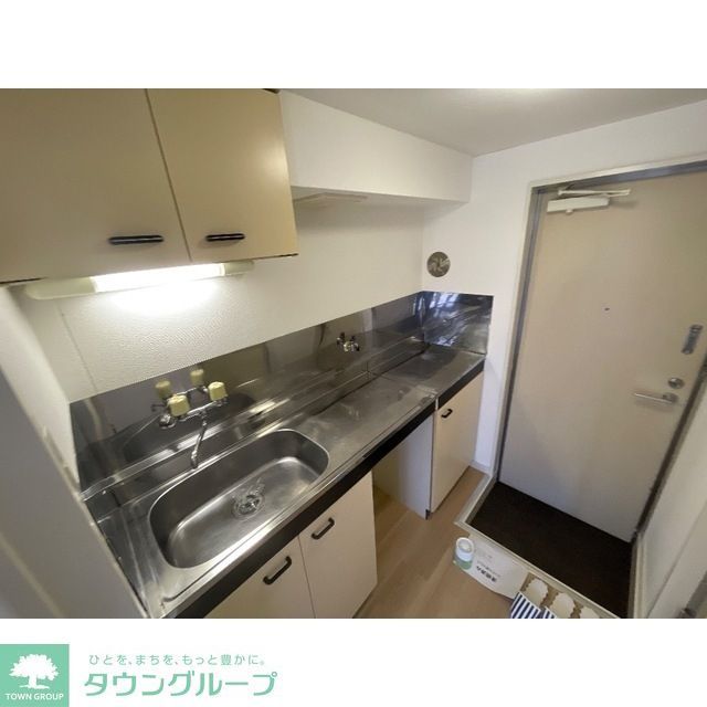 キッチン　玄関