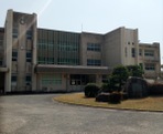 小学校　周南市立菊川小学校（小学校）まで420m