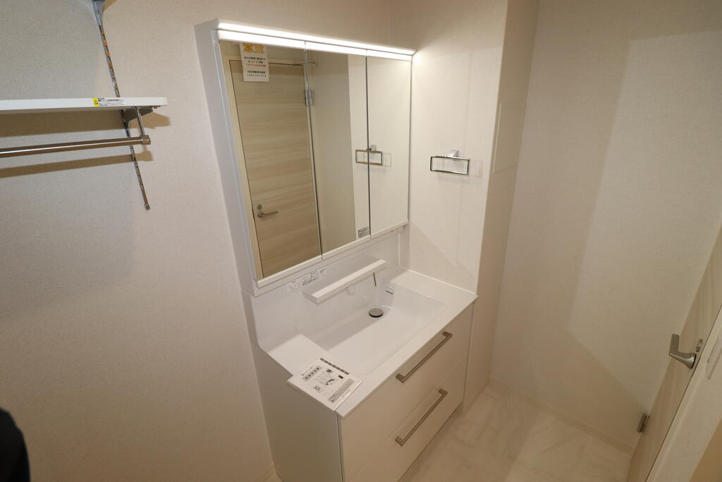 洗面設備　独立洗面台：同施工会社の写真を掲載