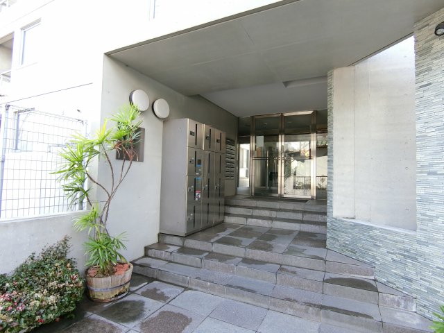 エントランス　詳細は、RISUMO江坂本店→06-6155-7137まで♪