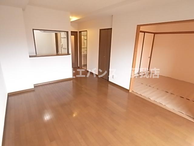 居室・リビング　ゆったり過ごせる居間です