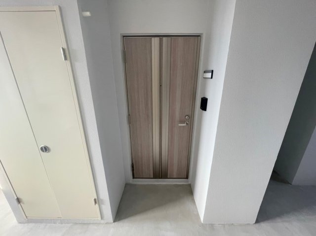 玄関　※退去前の為、写真と現状が異なる場合がございます