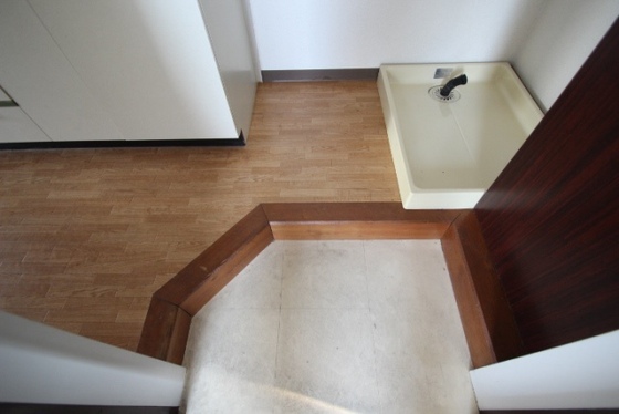 玄関　※別の部屋の写真です。