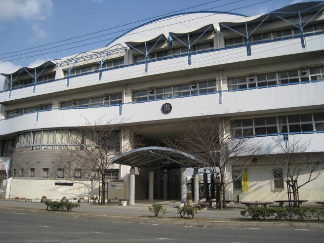 中学校　神戸市立魚崎中学校（中学校）まで523m