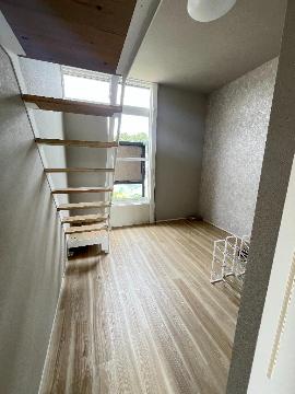 居室・リビング　室内