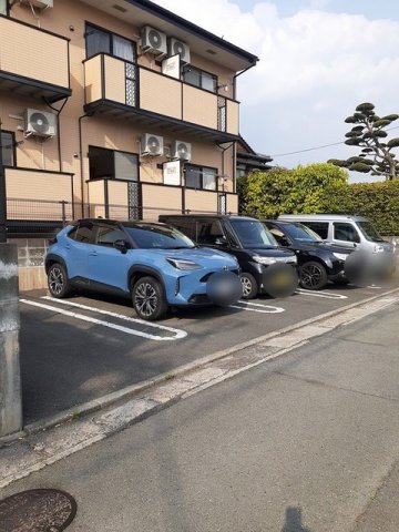 駐車場　駐車スペースもあります☆